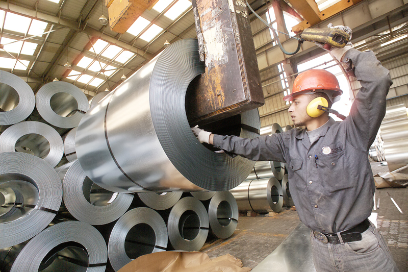 Steel prices will be fixed in August despite what the domestic market suffers from stagnation. (DNE PHOTO)