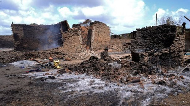 House in Chamwanamuma village destroyed in fighting between the Orma and Pokomo tribes AFP PHOTO / Carl de Souza