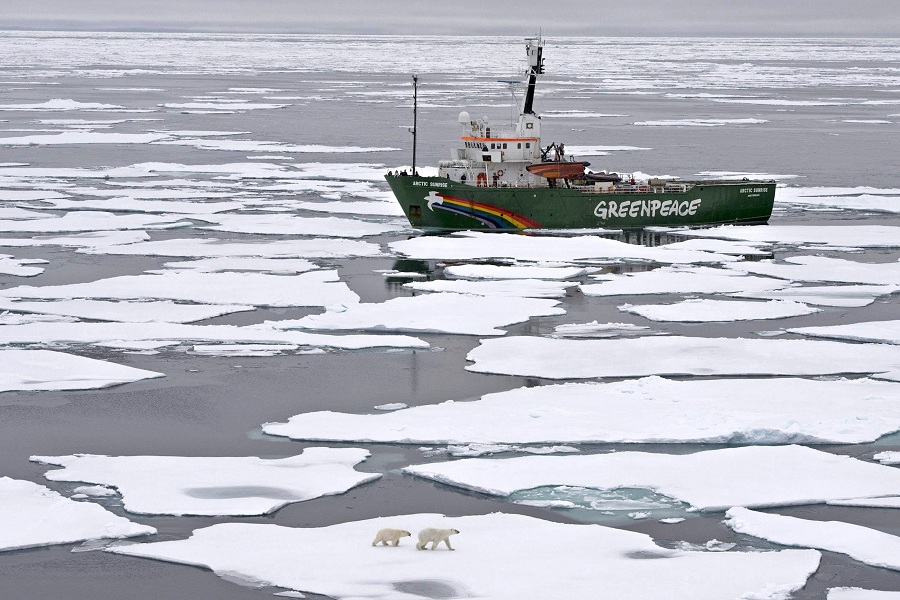 Greenpeace's My Arctic Sunrise ship on an Arctic Ocean expedition on 11 September (File photo) AFP PHOTO / GREENPEACE INTERNATIONAL / DANILE BELTRA