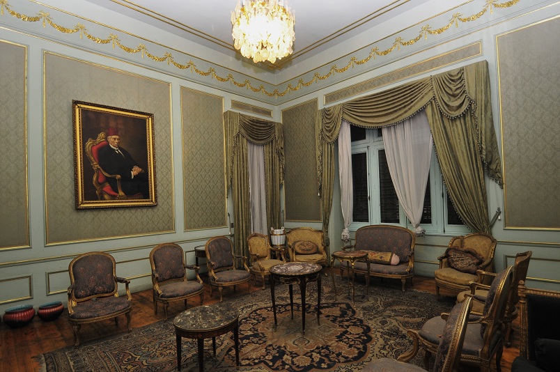 Zaghloul met with members of his Wafd Party in a specifically designated room where he sat on a throne-like couch with his portrait overlooking Hassan Ibrahim / DNE