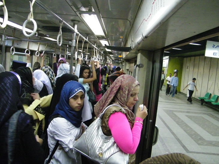 Passengers fill a Metro carriage DNE archive