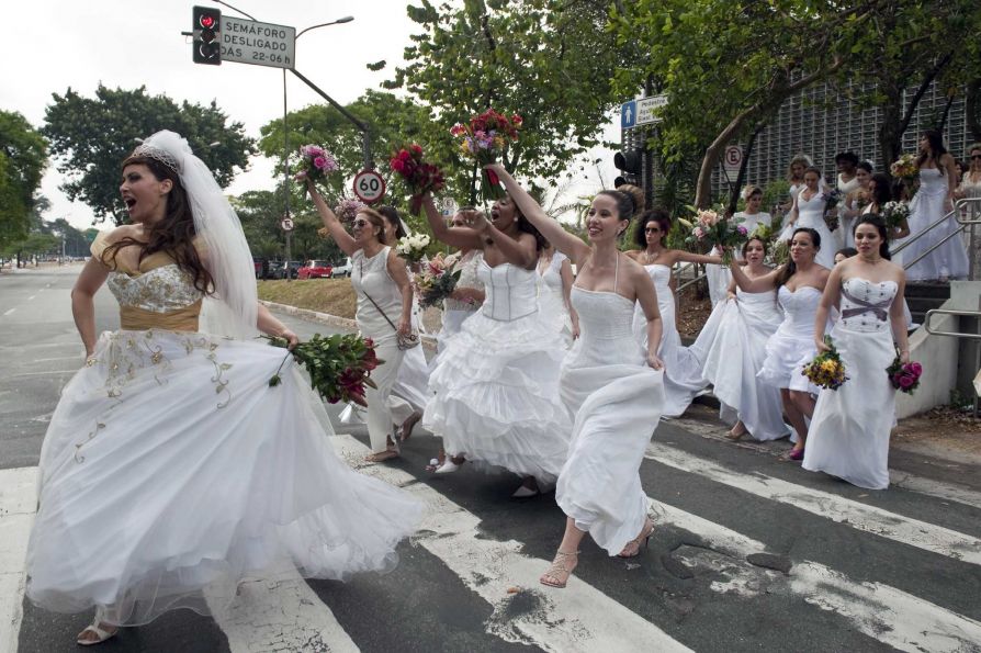 Brides will be brides AFP PHOTO / NELSON ALMEIDA