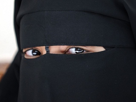 Incidents of women wearing Niqab attacking and preaching the liberties of others are increasing (file photo) (AFP FILE PHOTO / FRED DUFOUR)