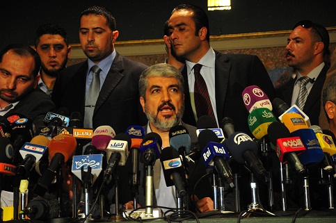 Khaled Meshaal speaks at a press conference in Cairo. (DNE / Hassan Ibrahim)