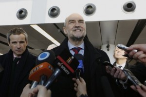 IAEA inspector, Herman Nackaerts talks with journalists as he leaves for Iran on January 15, 2013 (AFP/File, Dieter Nagl)