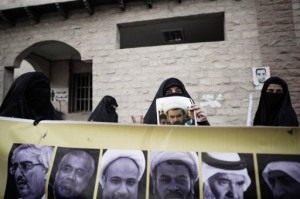 Shi'a women rally in Sanabis, west of Manama, on 6 January 2013 in solidarity with political prisoners. (AFP/ Mohammed al-Shaikh)