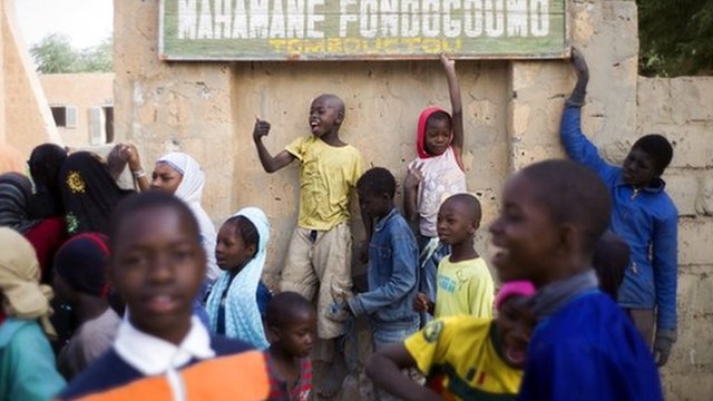 Schools reopen in north Mali town of Gao (BBC)