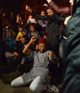 Egyptian youth performed the Harlem Shake in front of the Muslim Bortherhood HQ on 28 February 2013 (Photo by Mohamed Omar/DNE)