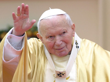 The Jesuit community of El Salvador, which for decades has supported liberation theology, praised the pontiff's resignation as a "responsible act". In Photo Pope John Paul II ( AFP - Photo)