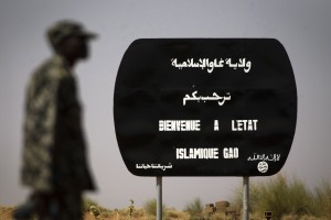 Fighting continues on Sunday morning some 60 kilometres north of Gao between Islamists and Malian troops supported by the French army. We have the situation under control (AFP Photo)
