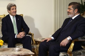 US Secretary of State John Kerry has reportedly requested that Egyptian President Mohamed Morsi does not take steps to appropriate the wealth of Egyptian businessmen living abroad. (AFP Photo)