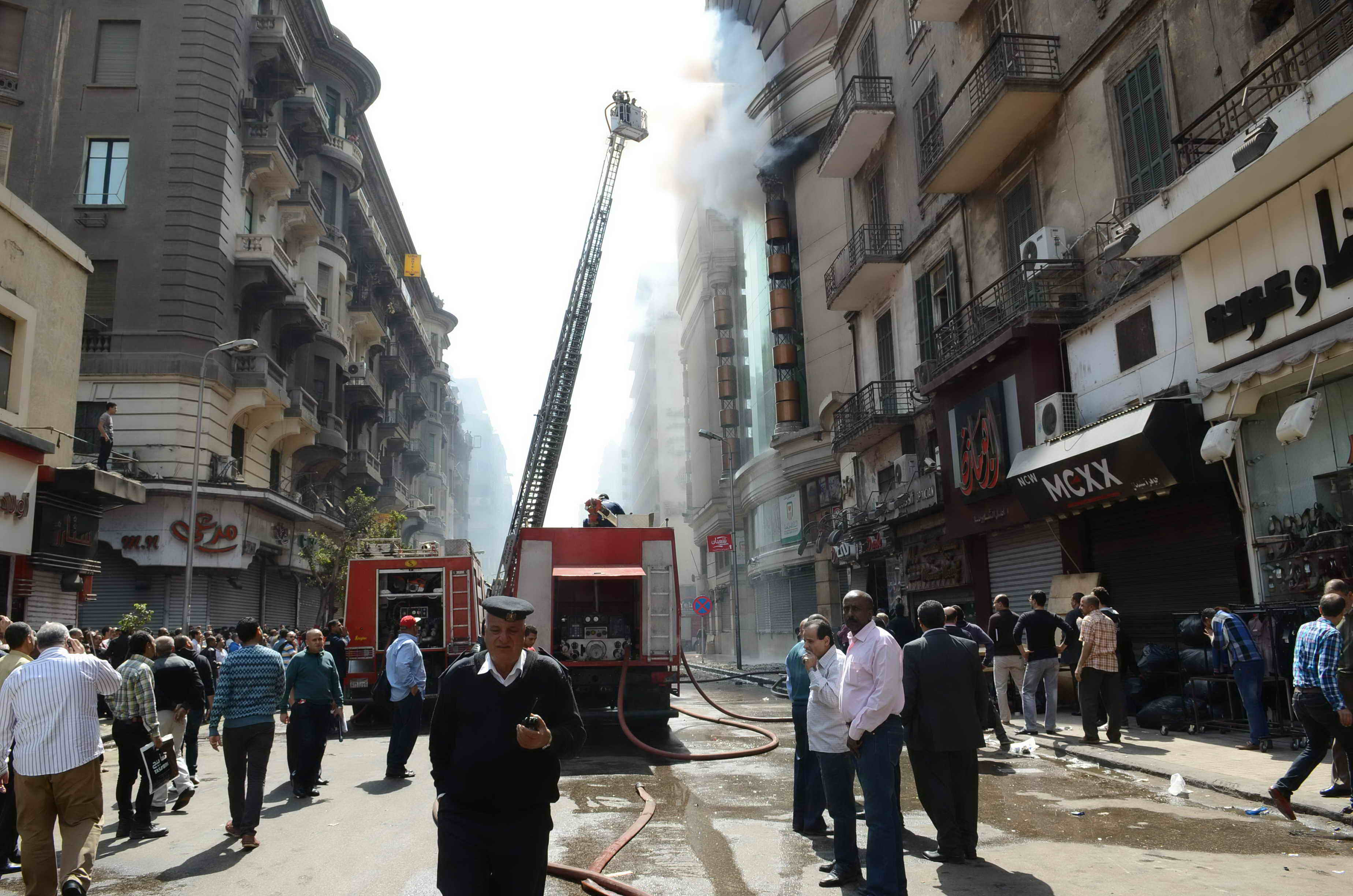 agujas del reloj a tiempo Abundante In Pictures: Talaat Harb mall goes up in flames - Dailynewsegypt