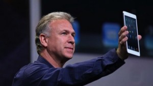 Apple Senior Vice President of Worldwide Marketing Phil Schiller announces the iPad Mini  (Kimihiro Hoshino/AFP Photo) 