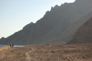 The mountains meet the sea on the walk towards Ras Abu Galloum (Photo by: Joel Gulhane)