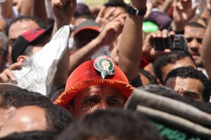 Hundreds of Muslim Brotherhood supporters gathered in front of the High court building calling for cleansing of state institution (Photo by Ahmed AlMalky/DNE)