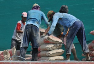 Cement companies rejected proposals put forth by the Ministries for Environmental Affairs and Local Development to use waste as a source of fuel within factories.  (AFP Photo)