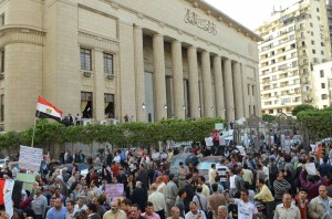Demonstration supporting judges took place in front of the High Court on 24 April (Photo by Mohamed Omar/DNE)