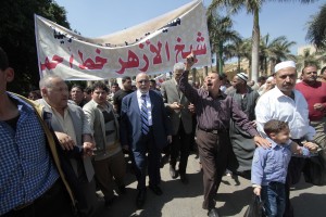 On Friday, Sufi groups, political parties and revolutionary groups and movements organized a number of marches and demonstrationsin fornt of Al-Azhar in support of the Al-Azhar Grand Imam Ahmed Al-Tayeb