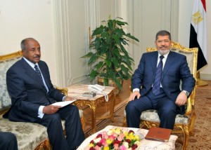 President Mohamed Morsi and Foreign Minister Mohamed Amr met with the Eritrean foreign minister Osman Saleh and the Eritrean presidential adviser for political affairs, Yamani Jabr (Photo Presidency Handout) 