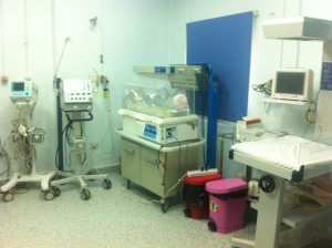 An incubator in a neonatal unit of a private hospital in Cairo (Photo by: Ethar Shalaby) 