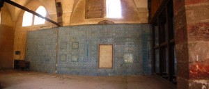 One of the signature walls of the Blue Mosque in the Darb Ahmar neighbourhood (Photo by: Thoraia Abou Bakr)