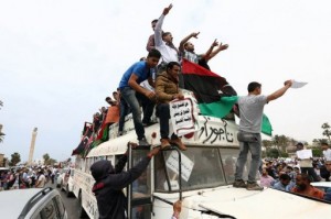 Protesters demonstrate in support of Libya's "political isolation law" in Martyrs Square, Tripoli, on May 5, 2013 (AFP Photo\  Mahmud Turkia) 