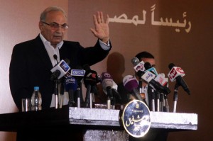 Former presidential candidate Ahmed Shafiq has filed an appeal to challenge the results of the 2012 presidential election, which he lost to President Mohamed Morsi. (AFP File Photo)
